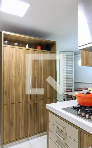 Apartamento à venda com 109m², 3 quartos e sem vaga Apartamento à venda com 109m², 3 quartos e sem vagaCozinha