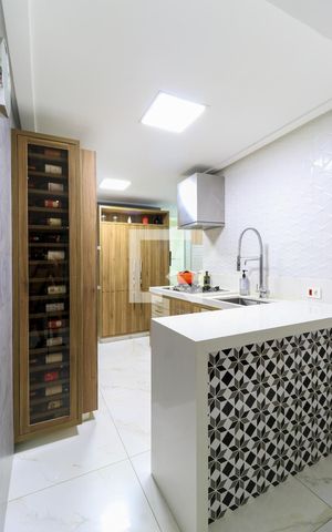 Apartamento à venda com 109m², 3 quartos e sem vaga Apartamento à venda com 109m², 3 quartos e sem vagaCozinha
