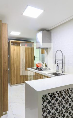Apartamento à venda com 109m², 3 quartos e sem vaga Apartamento à venda com 109m², 3 quartos e sem vagaCozinha