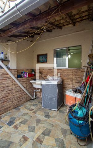 Casa à venda com 103m², 3 quartos e sem vagaÁrea de Serviço