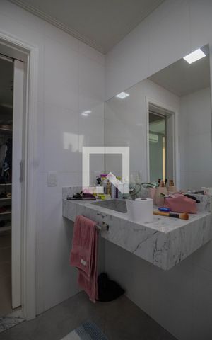 Casa à venda com 400m², 4 quartos e 2 vagas Casa à venda com 400m², 4 quartos e 2 vagasBanheiro do Quarto 2