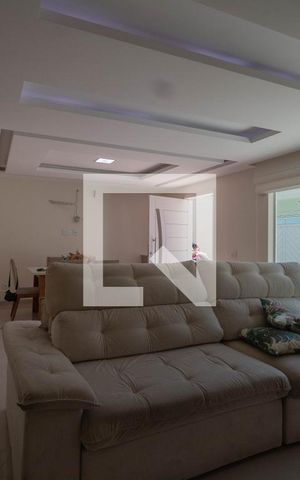 Casa à venda com 400m², 4 quartos e 2 vagas Casa à venda com 400m², 4 quartos e 2 vagasSala