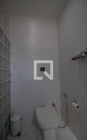 Casa à venda com 400m², 4 quartos e 2 vagas Casa à venda com 400m², 4 quartos e 2 vagasBanheiro do Quarto 3