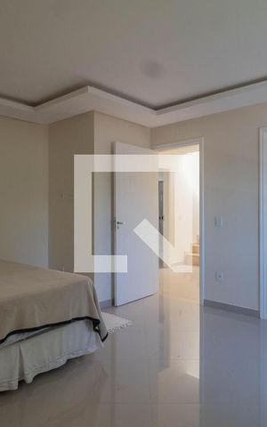 Casa à venda com 400m², 4 quartos e 2 vagas Casa à venda com 400m², 4 quartos e 2 vagasQuarto 3