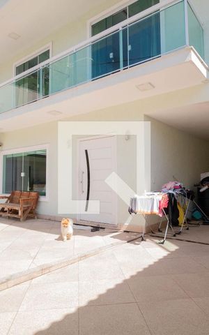 Casa à venda com 400m², 4 quartos e 2 vagas Casa à venda com 400m², 4 quartos e 2 vagasÁrea Externa