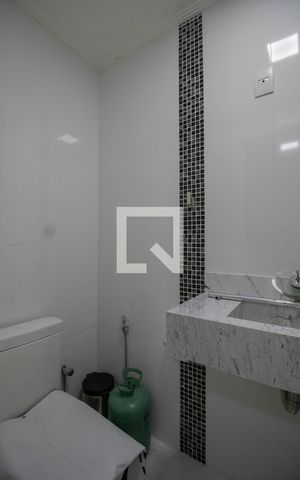 Casa à venda com 400m², 4 quartos e 2 vagas Casa à venda com 400m², 4 quartos e 2 vagasBanheiro