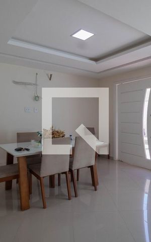 Casa à venda com 400m², 4 quartos e 2 vagas Casa à venda com 400m², 4 quartos e 2 vagasSala