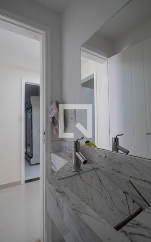 Casa à venda com 400m², 4 quartos e 2 vagas Casa à venda com 400m², 4 quartos e 2 vagasBanheiro