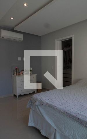 Casa à venda com 400m², 4 quartos e 2 vagas Casa à venda com 400m², 4 quartos e 2 vagasQuarto 2