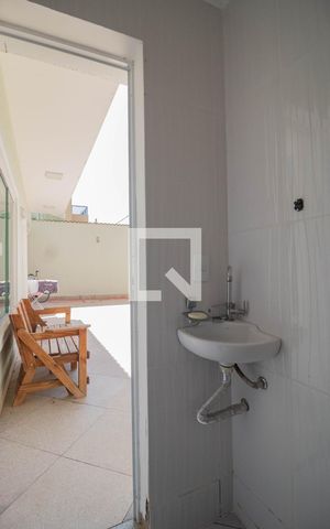 Casa à venda com 400m², 4 quartos e 2 vagas Casa à venda com 400m², 4 quartos e 2 vagasBanheiro - Área Externa