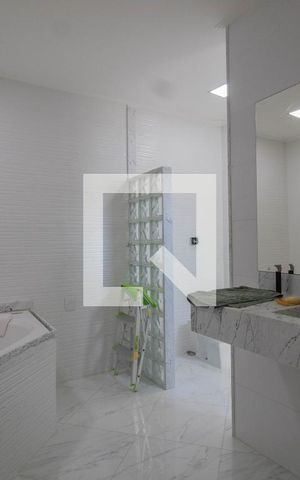 Casa à venda com 400m², 4 quartos e 2 vagas Casa à venda com 400m², 4 quartos e 2 vagasBanheiro do Quarto 3