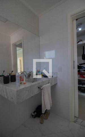 Casa à venda com 400m², 4 quartos e 2 vagas Casa à venda com 400m², 4 quartos e 2 vagasBanheiro do Quarto 1