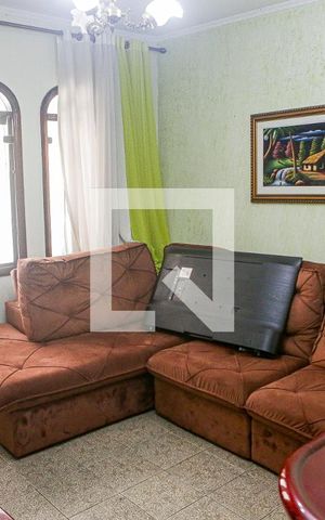 Casa à venda com 212m², 3 quartos e 2 vagas Casa à venda com 212m², 3 quartos e 2 vagasSala