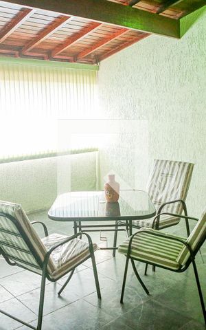 Casa à venda com 212m², 3 quartos e 2 vagas Casa à venda com 212m², 3 quartos e 2 vagasÁrea Gourmet