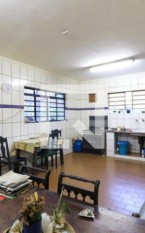 Casa à venda com 158m², 4 quartos e 3 vagas Casa à venda com 158m², 4 quartos e 3 vagasCozinha