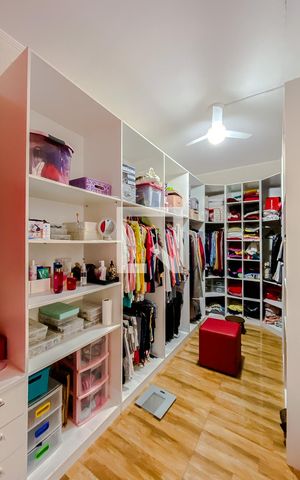 Casa para alugar com 300m², 4 quartos e 3 vagasQuarto 3 - Closet