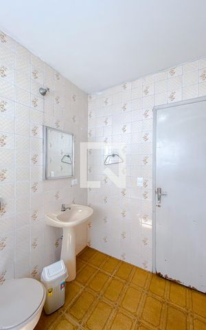 Casa para alugar com 300m², 4 quartos e 3 vagasBanheiro (Casa 2)