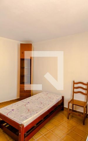 Casa para alugar com 300m², 4 quartos e 3 vagasQuarto (Casa 2)