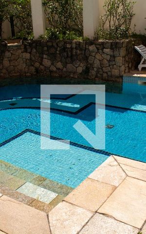 Apartamento para alugar com 130m², 3 quartos e 2 vagas Apartamento para alugar com 130m², 3 quartos e 2 vagasÁrea comum - Piscina