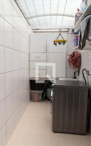 Casa à venda com 187m², 3 quartos e sem vagaÁrea de Serviço