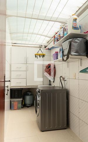 Casa à venda com 187m², 3 quartos e sem vagaÁrea de Serviço