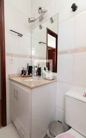 Casa à venda com 187m², 3 quartos e sem vagaBanheiro da Suíte