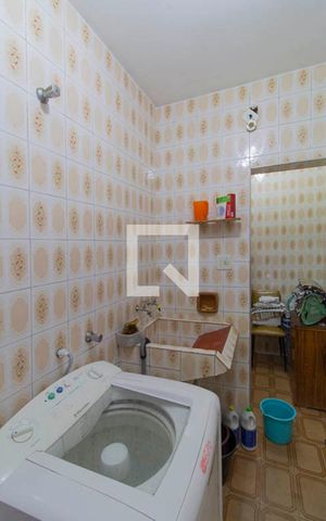 Casa à venda com 205m², 3 quartos e 5 vagas Casa à venda com 205m², 3 quartos e 5 vagasÁrea de Serviço