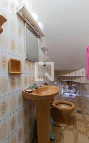 Casa à venda com 205m², 3 quartos e 5 vagas Casa à venda com 205m², 3 quartos e 5 vagasLavabo