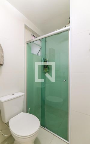 Apartamento à venda com 64m², 2 quartos e 1 vaga Apartamento à venda com 64m², 2 quartos e 1 vagaBanheiro Social