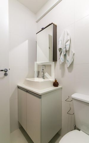 Apartamento à venda com 64m², 2 quartos e 1 vaga Apartamento à venda com 64m², 2 quartos e 1 vagaBanheiro da Suíte