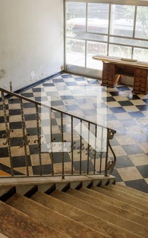 Casa à venda com 300m², 4 quartos e 1 vaga Casa à venda com 300m², 4 quartos e 1 vagaSala
