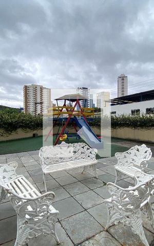 Apartamento à venda com 68m², 2 quartos e 2 vagasÁrea comum - Playground