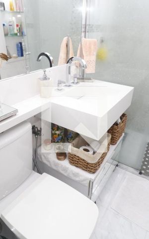 Apartamento à venda com 68m², 2 quartos e 2 vagasBanheiro