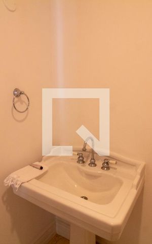 Apartamento à venda com 213m², 3 quartos e 4 vagas Apartamento à venda com 213m², 3 quartos e 4 vagasLavabo