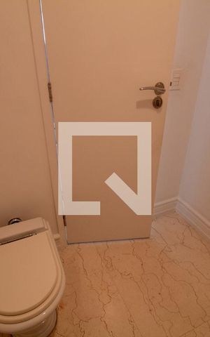 Apartamento à venda com 213m², 3 quartos e 4 vagas Apartamento à venda com 213m², 3 quartos e 4 vagasLavabo