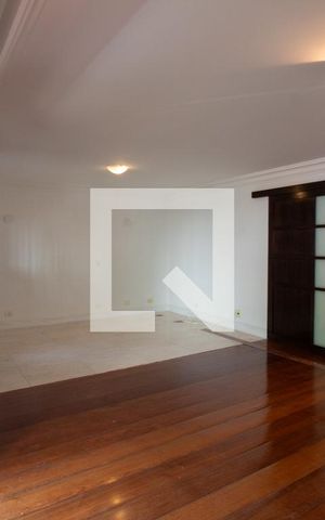 Apartamento à venda com 213m², 3 quartos e 4 vagas Apartamento à venda com 213m², 3 quartos e 4 vagasSala
