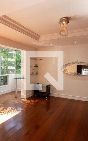 Apartamento à venda com 213m², 3 quartos e 4 vagas Apartamento à venda com 213m², 3 quartos e 4 vagasSala de Jantar