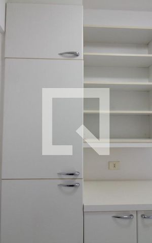 Apartamento à venda com 213m², 3 quartos e 4 vagas Apartamento à venda com 213m², 3 quartos e 4 vagasQuarto de Serviço