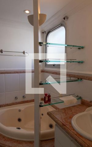 Apartamento à venda com 213m², 3 quartos e 4 vagas Apartamento à venda com 213m², 3 quartos e 4 vagasBanheiro da Suíte 3