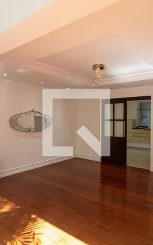 Apartamento à venda com 213m², 3 quartos e 4 vagas Apartamento à venda com 213m², 3 quartos e 4 vagasSala de Jantar