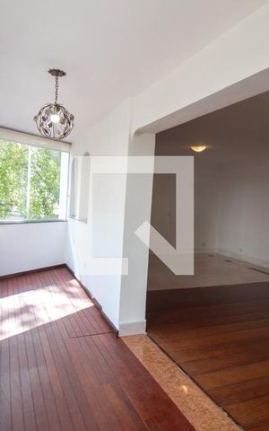 Apartamento à venda com 213m², 3 quartos e 4 vagas Apartamento à venda com 213m², 3 quartos e 4 vagasTerraço