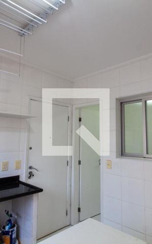 Apartamento à venda com 213m², 3 quartos e 4 vagas Apartamento à venda com 213m², 3 quartos e 4 vagasÁrea de Serviço