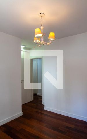 Apartamento à venda com 213m², 3 quartos e 4 vagas Apartamento à venda com 213m², 3 quartos e 4 vagasSuíte 2