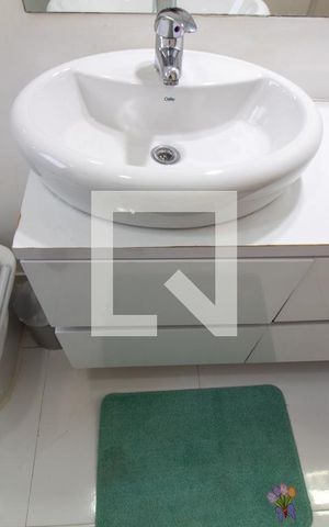Apartamento à venda com 213m², 3 quartos e 4 vagas Apartamento à venda com 213m², 3 quartos e 4 vagasBanheiro da Suíte 1