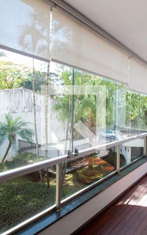 Apartamento à venda com 213m², 3 quartos e 4 vagas Apartamento à venda com 213m², 3 quartos e 4 vagasTerraço