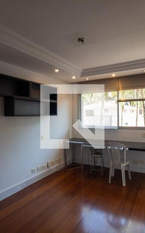 Apartamento à venda com 213m², 3 quartos e 4 vagas Apartamento à venda com 213m², 3 quartos e 4 vagasEscritório