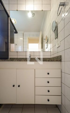 Apartamento à venda com 54m², 2 quartos e 1 vaga Apartamento à venda com 54m², 2 quartos e 1 vagaBanheiro