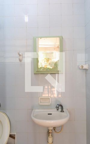 Casa à venda com 120m², 2 quartos e 2 vagas Casa à venda com 120m², 2 quartos e 2 vagasBanheiro de serviço