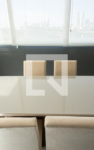 Apartamento para alugar com 95m², 3 quartos e 2 vagasVaranda gourmet - Mesa e cadeiras