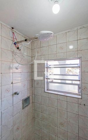Casa para alugar com 60m², 2 quartos e sem vaga Casa para alugar com 60m², 2 quartos e sem vagaBanheiro